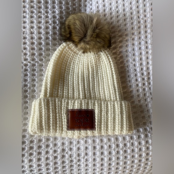 Love your melon cream hat with Pom - Picture 1 of 6